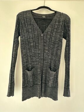 Ribbed V-Neck Cardigan Sweater - Charcoal Gray